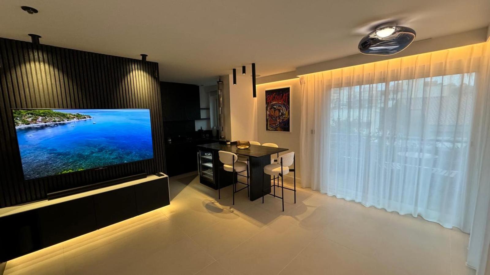 Appartement Luxueux Plein Centre De Cavalaire A 2Mn De La Plage Kültér fotó