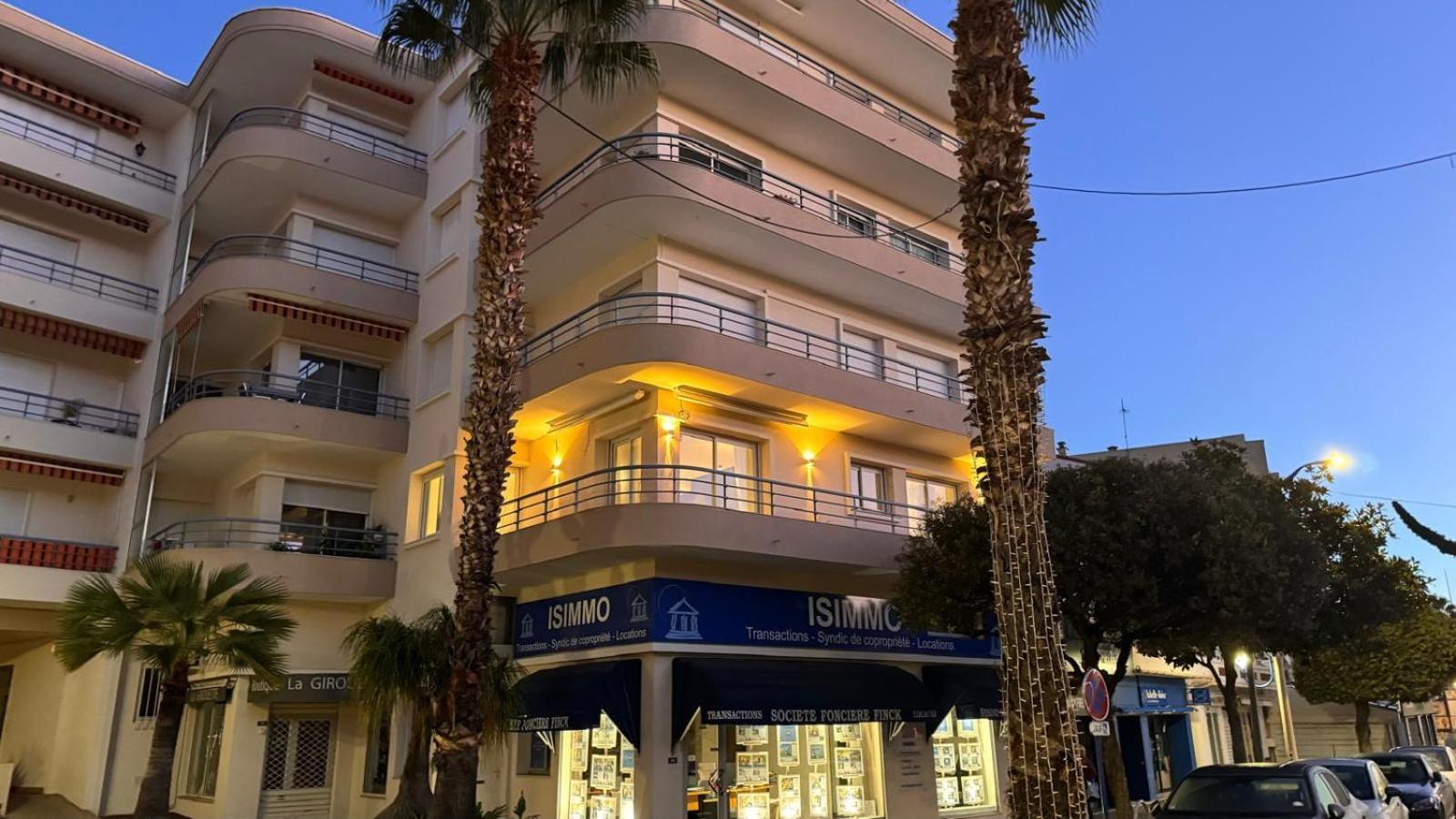 Appartement Luxueux Plein Centre De Cavalaire A 2Mn De La Plage Kültér fotó