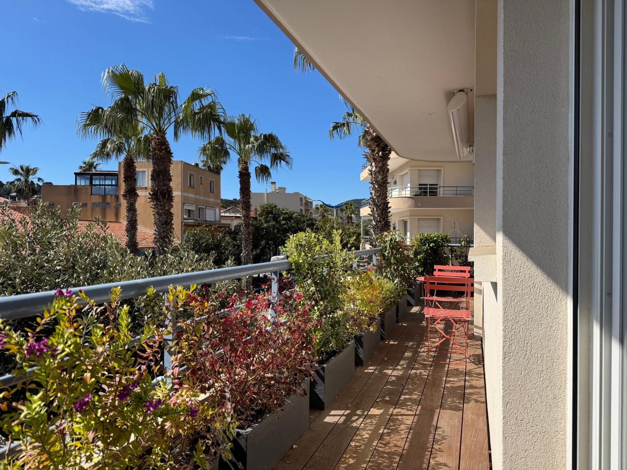 Appartement Luxueux Plein Centre De Cavalaire A 2Mn De La Plage Kültér fotó